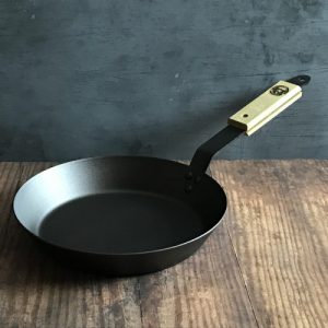 Netherton Foundry 10″ Frying Pan with Oak Handle