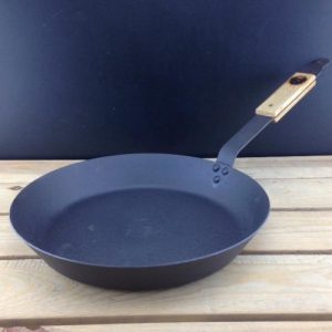 Netherton Foundry 12″ Frying Pan with Oak Handle